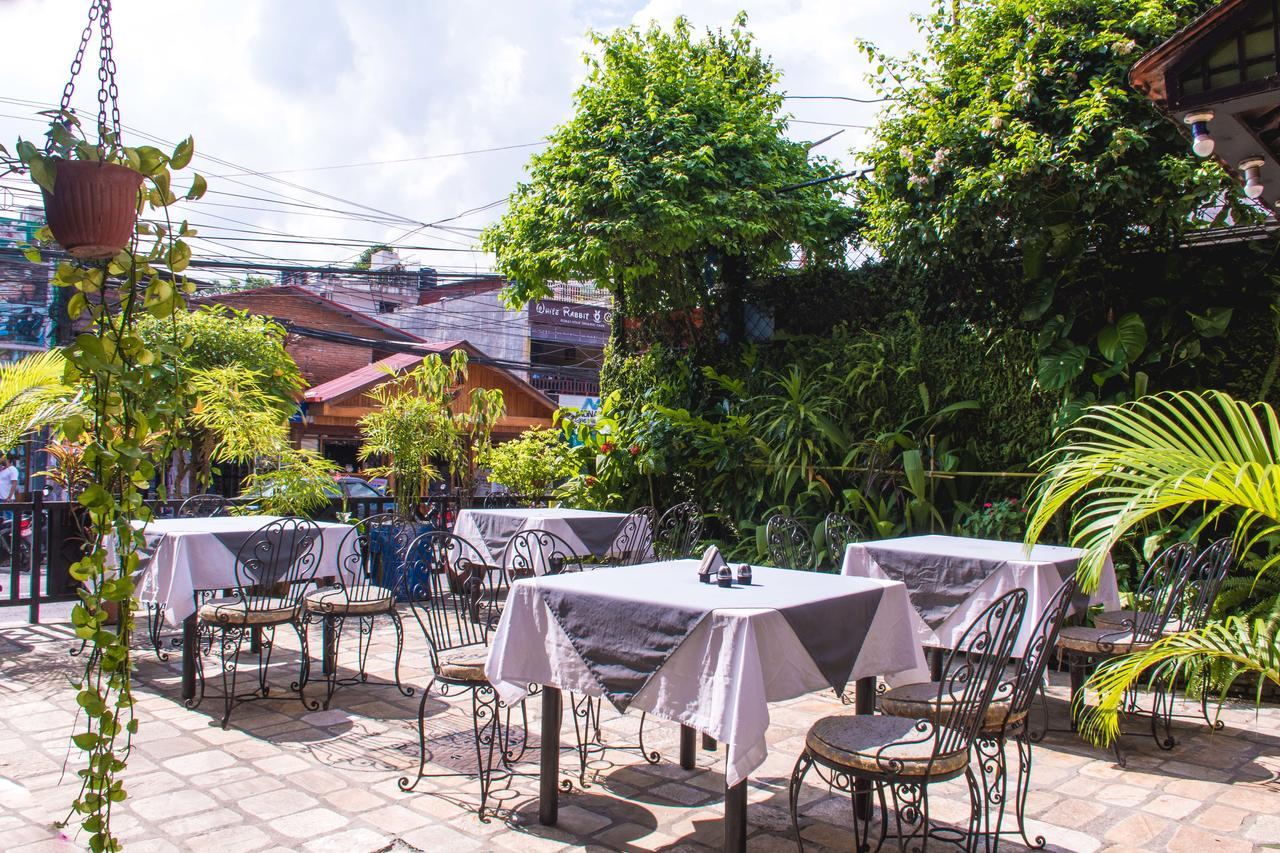 Hotel Meera Pokhara Exterior foto